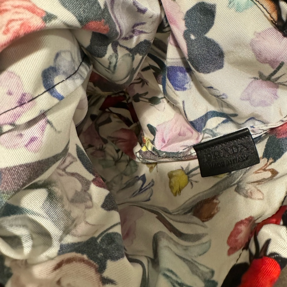 Prada Hand bag - Picture 3 of 4